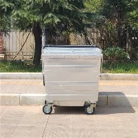 Este ușor să curăț un coș de gunoi galvanizat?